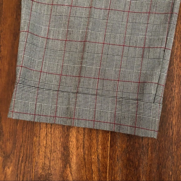 NWT Liz & Co. Plaid Cuffed Capri - Picture 4 of 9